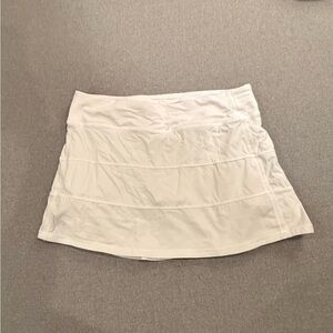 Lululemon White Pace Rival Mid-Rise Skirt, size 8